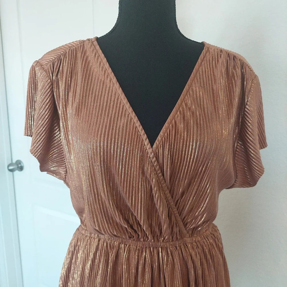 See and Be‎ Seen Bronze Gold Maxi Dress Size Small - Picture 2 of 10